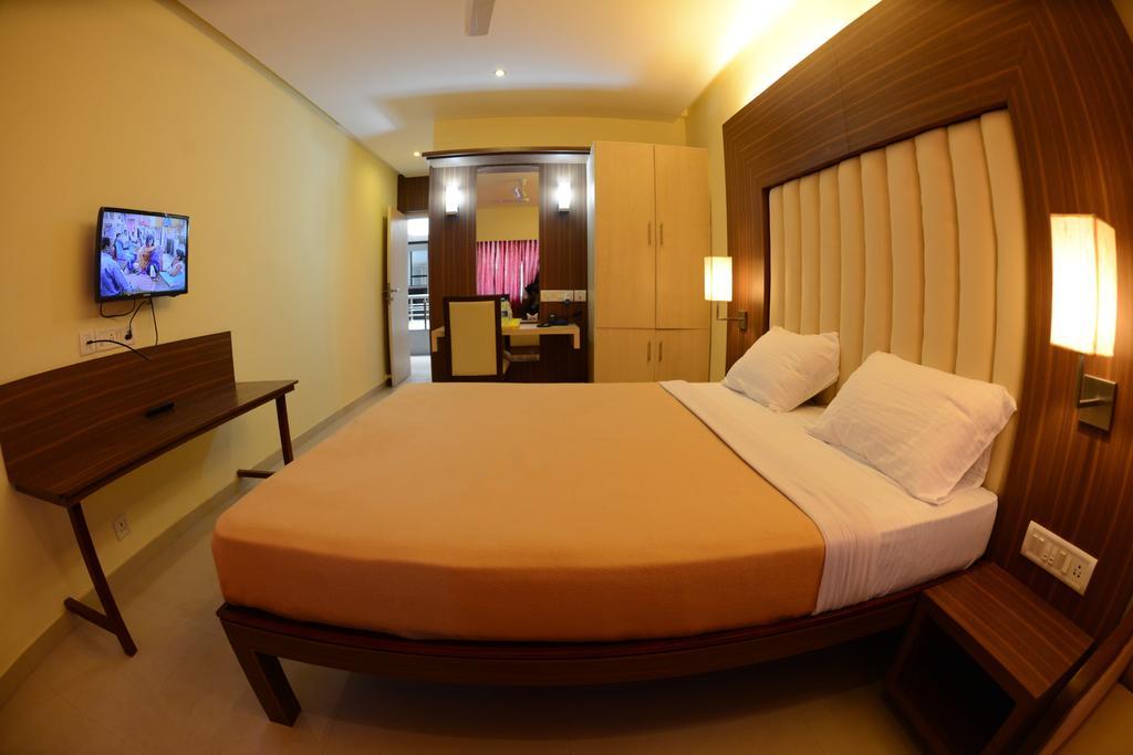 Hotel Ayush International Мангалур Номер фото